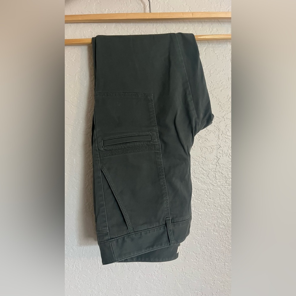8 LOFT - green capri pant
